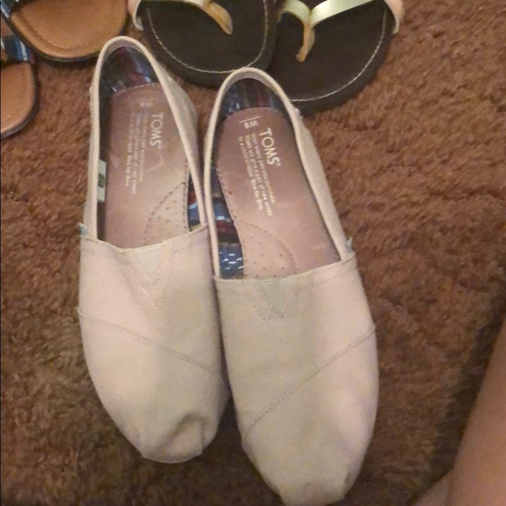 Toms